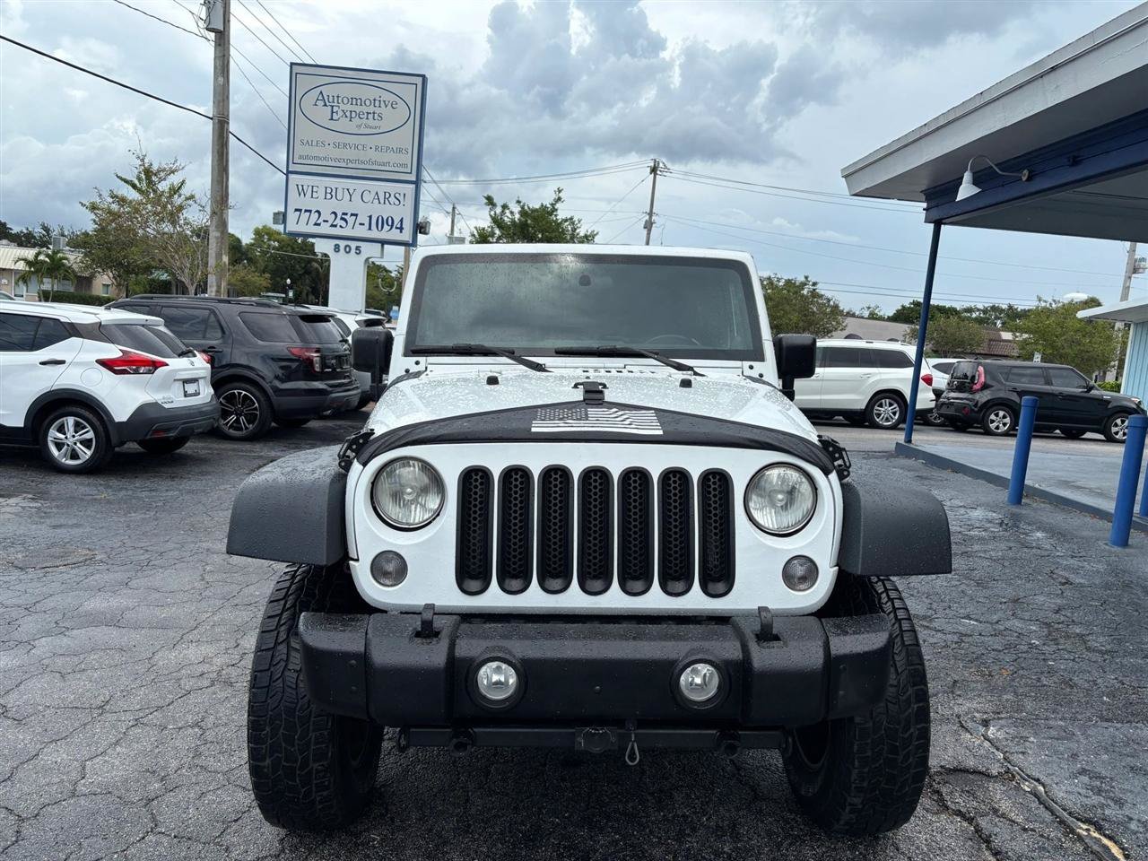 Used 2011 Jeep Wrangler Rubicon w/ Dual Top Group AWD/4WD image 8