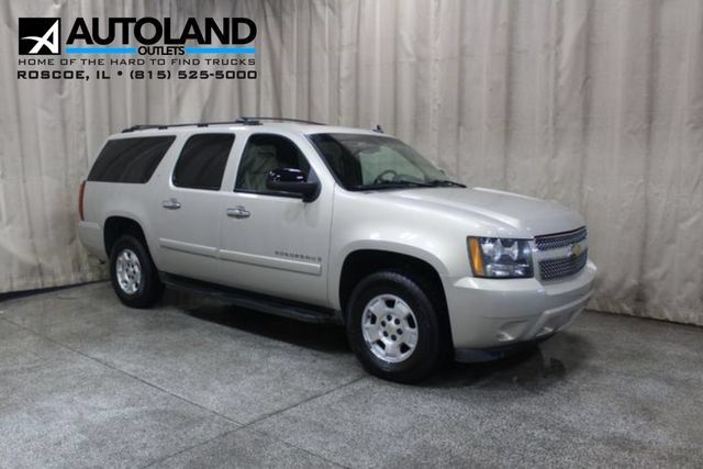 Used 2007 Chevrolet Suburban LT w/ LT Preferred Equipment Group AWD/4WD image 1