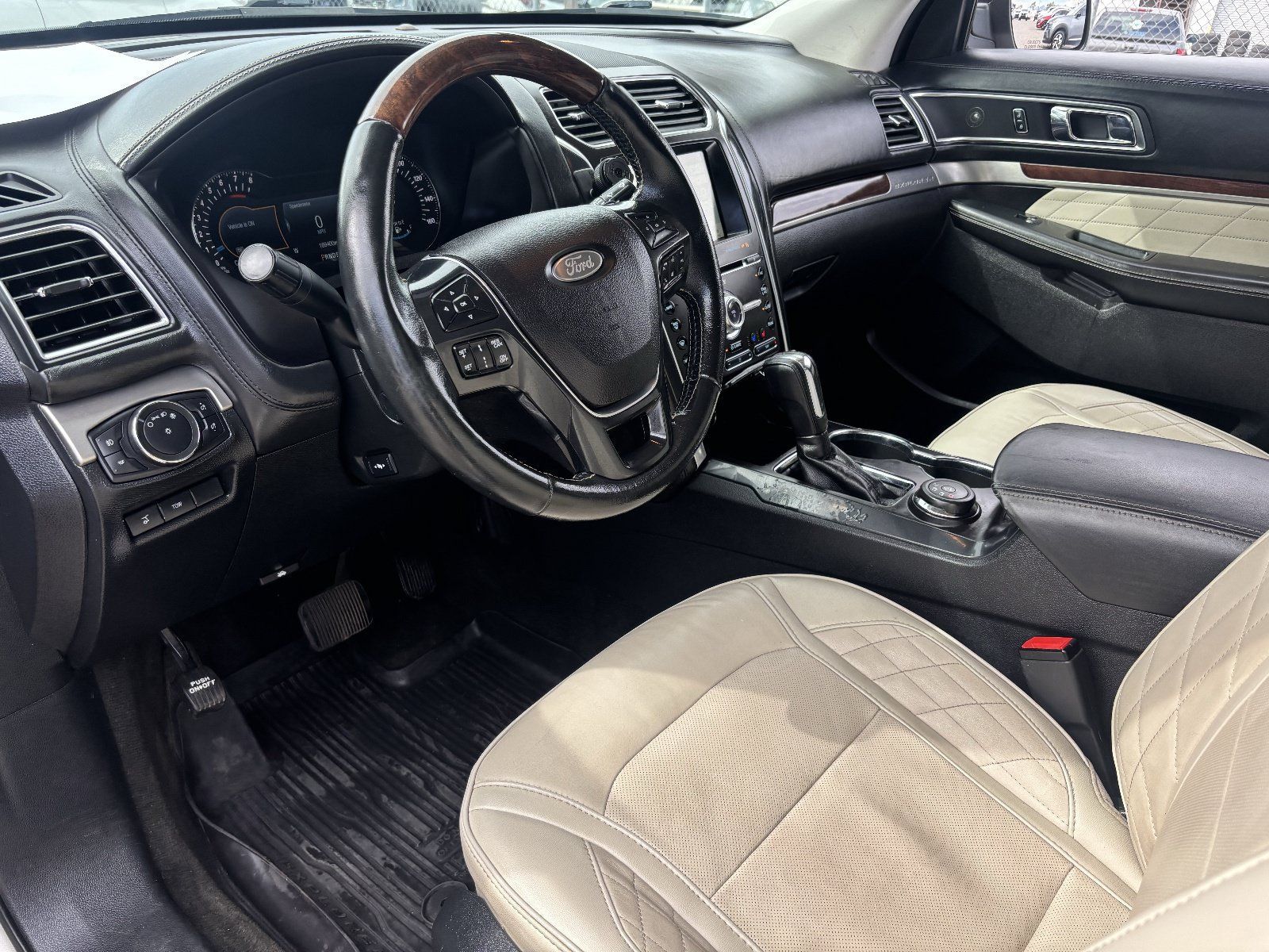 Used 2017 Ford Explorer Platinum AWD/4WD image 20