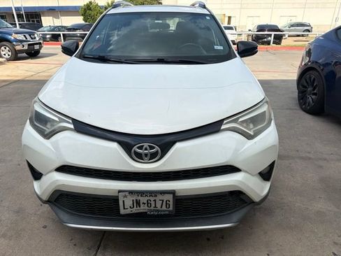 Used 2016 Toyota RAV4 SE FWD image 7