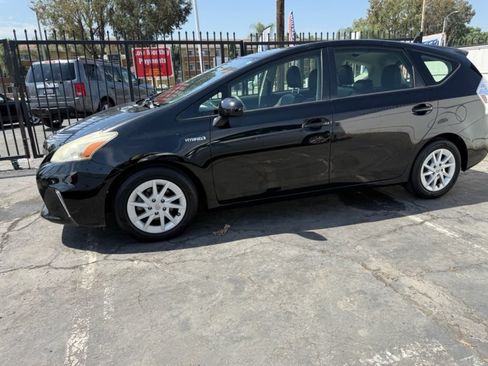 Used 2012 Toyota Prius V Three FWD image 4