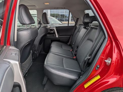 Used 2022 Toyota 4Runner Limited AWD/4WD image 19