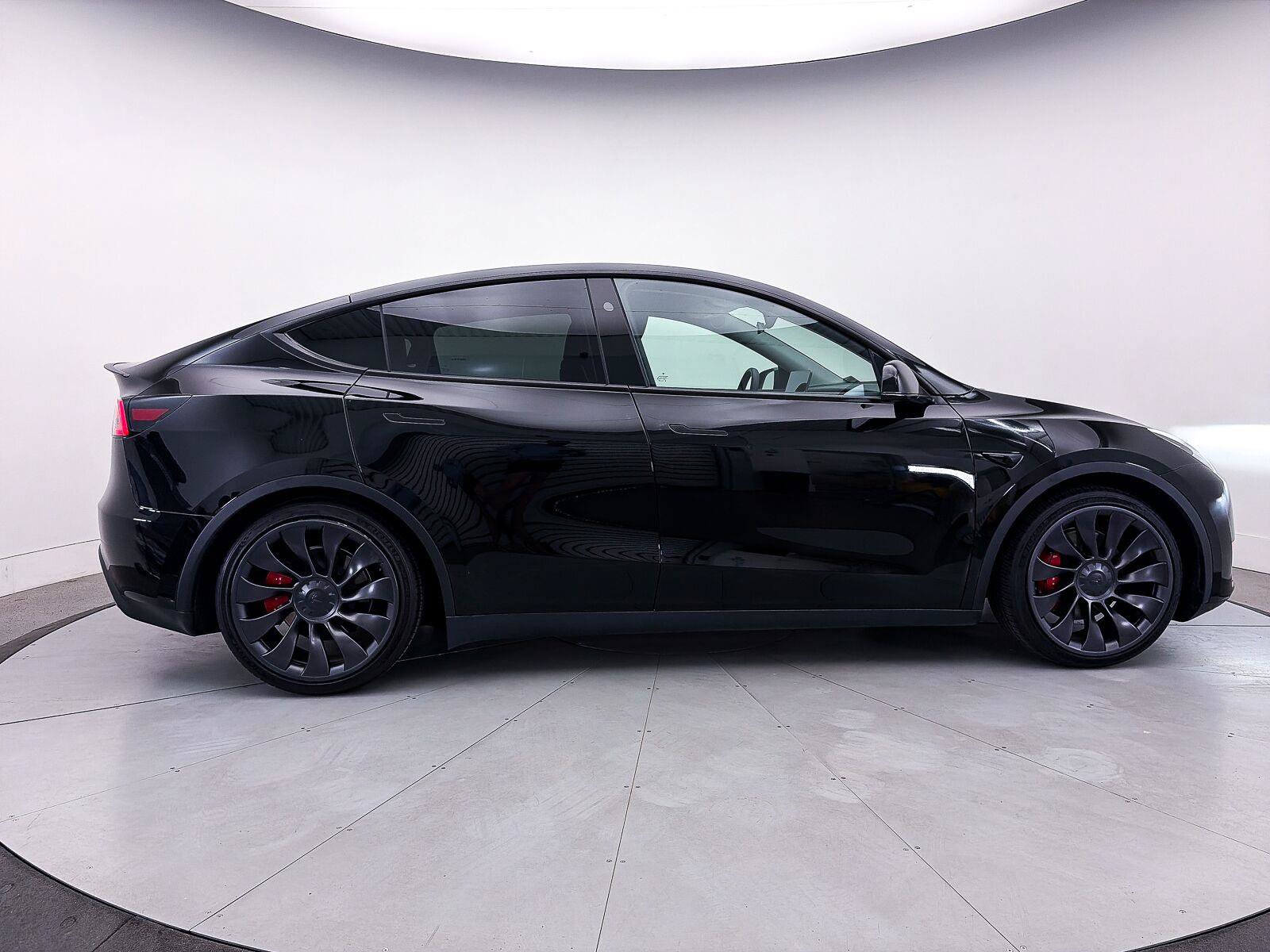 Used 2023 Tesla Model Y Performance AWD/4WD image 38