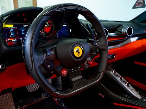 Used 2023 Ferrari 812 GTS RWD image 28