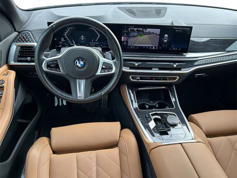 Used 2024 BMW X5 xDrive40i w/ M Sport Package image 18