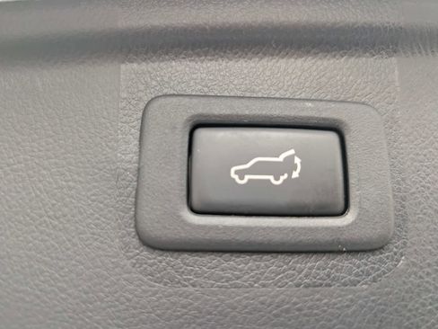 Used 2016 Subaru Outback 2.5i Limited image 12