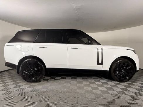 Used 2025 Land Rover Range Rover SE AWD/4WD image 9