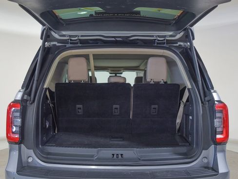 Used 2024 Ford Expedition Limited AWD/4WD image 7
