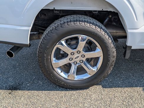 Certified 2021 Ford F150 XLT w/ Equipment Group 302A High image 9