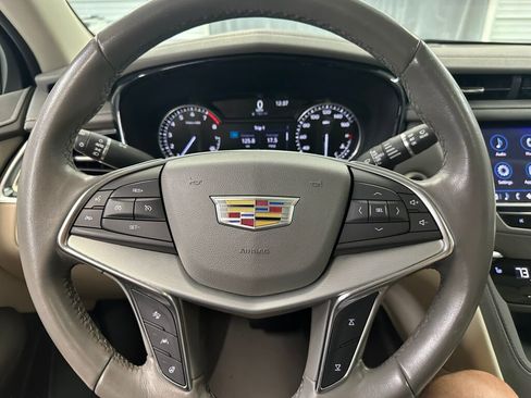 Certified 2021 Cadillac XT5 Premium Luxury image 14