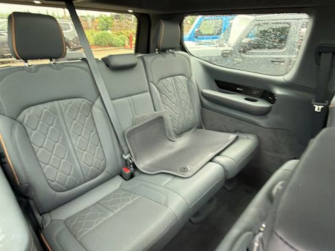Used 2024 Jeep Grand Wagoneer Series III w/ Rear Seat Video Group 1 AWD/4WD image 23