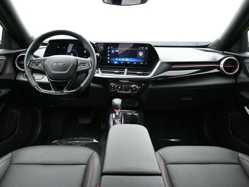 Used 2024 Chevrolet Trax RS w/ Sunroof Package image 42