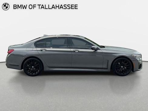 Used 2021 BMW 740i w/ M Sport Package RWD image 5