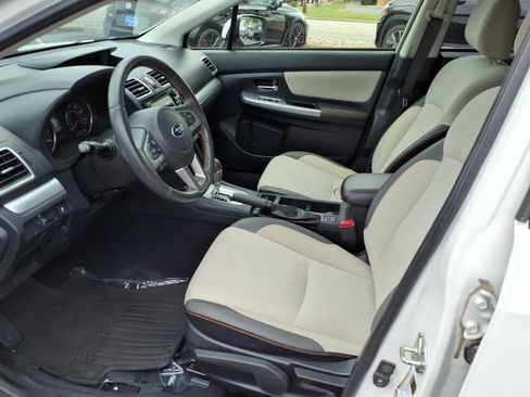 Used 2017 Subaru Crosstrek 2.0i Premium w/ Moonroof Package AWD/4WD image 4