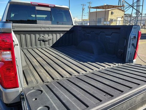 Used 2025 Chevrolet Silverado 1500 LT image 8