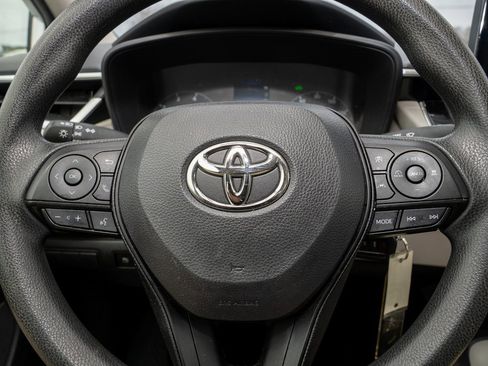 Certified 2025 Toyota Corolla LE image 17