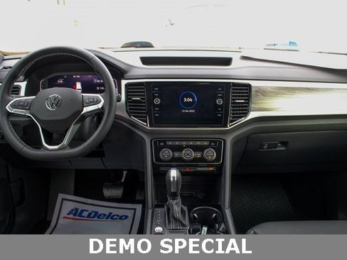 Used 2023 Volkswagen Atlas Cross Sport SE image 28