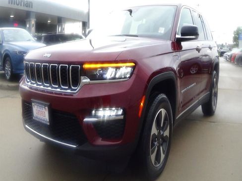Used 2023 Jeep Grand Cherokee 4WD 4xe image 2