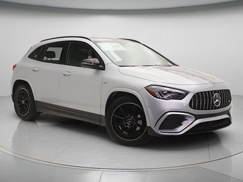 New 2026 Mercedes-Benz GLA 35 AMG 4MATIC image 13