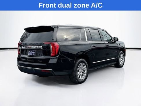 Used 2022 GMC Yukon XL SLT w/ SLT Premium Package image 10