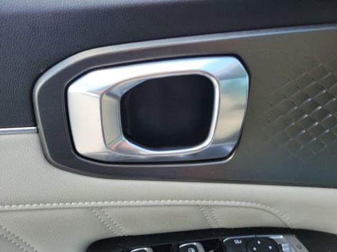 Certified 2023 Kia Sorento SX FWD image 19