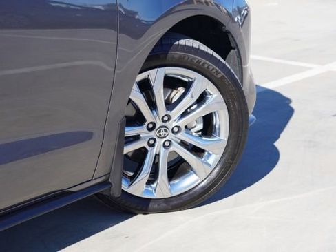 Certified 2023 Toyota Sienna Platinum image 8