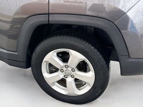 Used 2018 Jeep Compass Latitude w/ Popular Equipment Group image 31