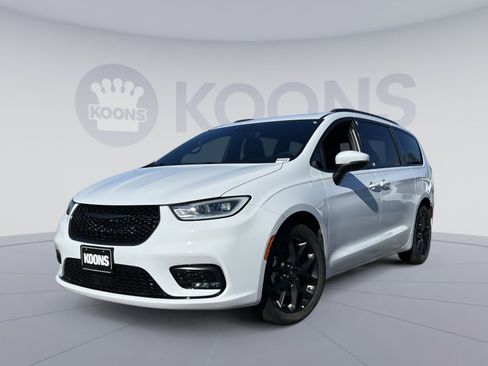 Used 2023 Chrysler Pacifica Touring-L w/ S Appearance Package image 1