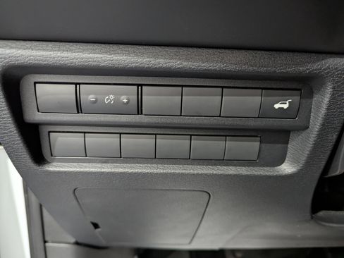 Used 2023 Mitsubishi Outlander SE image 14