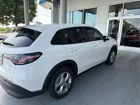 Used 2024 Honda HR-V LX image 4