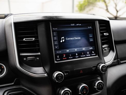 Used 2019 RAM 1500 Big Horn AWD/4WD image 30