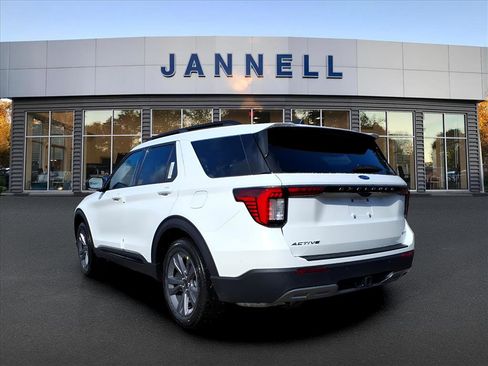 New 2026 Ford Explorer Active w/ Active Comfort Package AWD/4WD image 4