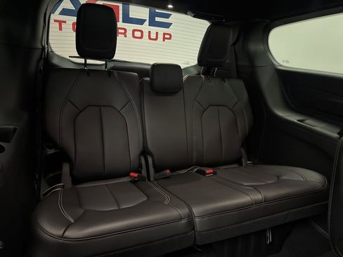 New 2026 Chrysler Pacifica Select w/ S Appearance Package image 35