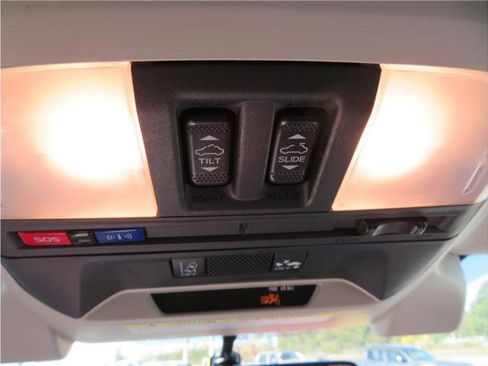 Used 2022 Subaru Impreza 2.0i Premium image 14