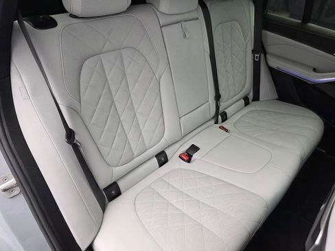 Used 2024 BMW X5 sDrive40i w/ M Sport Package RWD image 27
