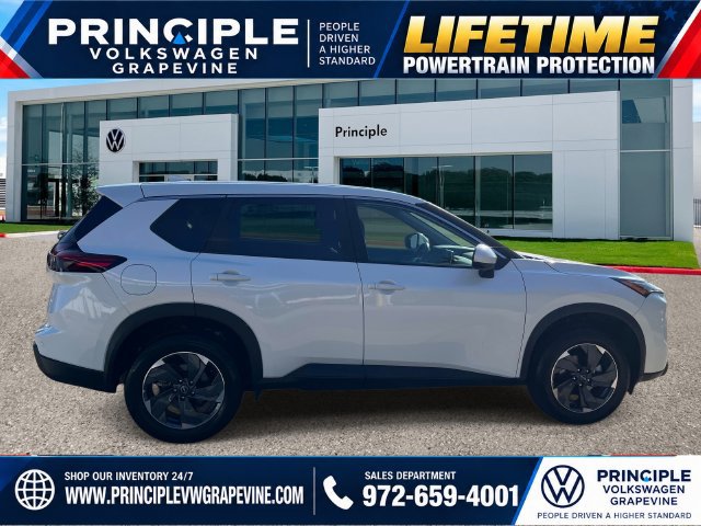 Used 2026 Nissan Rogue SV FWD image 4