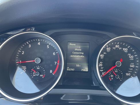 Used 2017 Volkswagen Jetta GLI FWD image 2