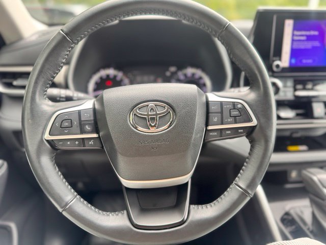 Used 2023 Toyota Highlander XLE w/ Protection Package #3 (TMS) AWD/4WD image 25