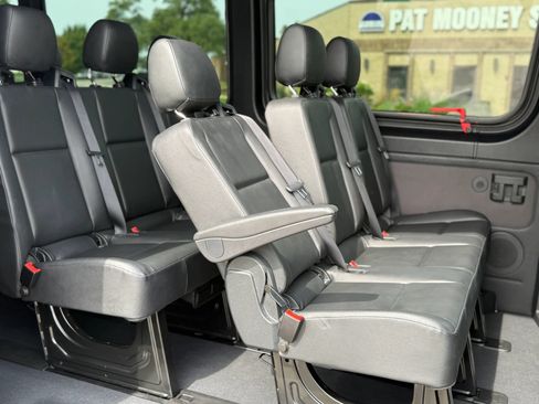 Used 2024 Mercedes-Benz Sprinter 2500 image 17