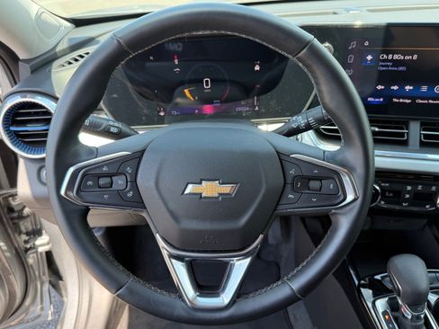 Used 2024 Chevrolet Trax LT w/ Driver Confidence Package FWD image 14