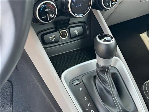 Certified 2024 Hyundai Venue SEL FWD image 27