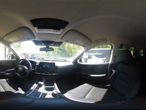 Used 2025 Nissan Pathfinder SV image 41