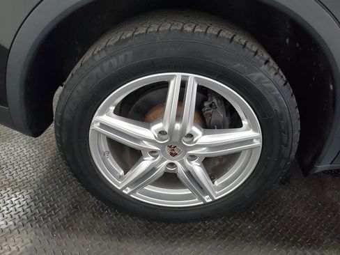 Used 2012 Porsche Cayenne image 19