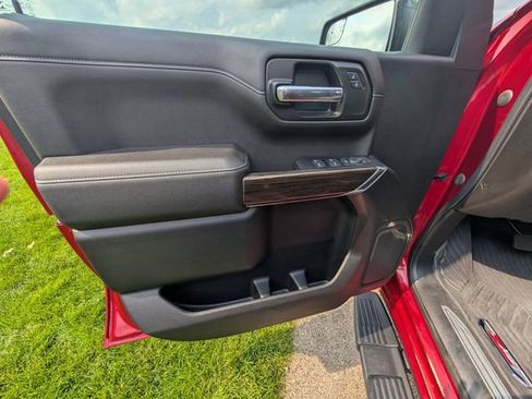 Used 2021 Chevrolet Silverado 1500 RST w/ LPO, Blackout Package AWD/4WD image 17