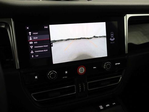 Certified 2025 Porsche Macan image 34