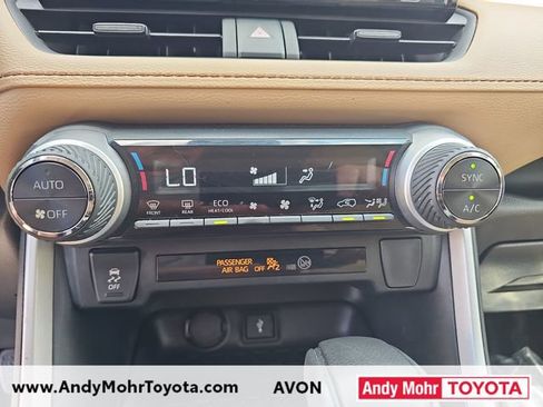 Used 2022 Toyota RAV4 LE AWD/4WD image 21