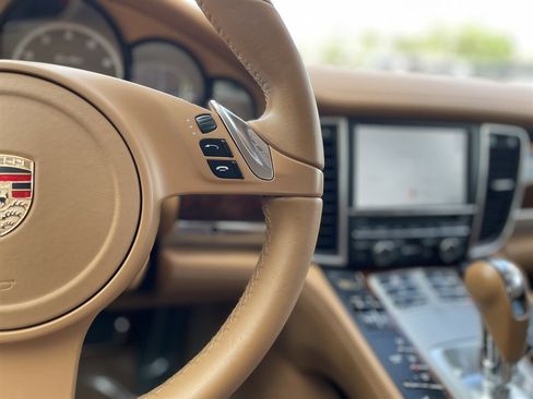 Used 2012 Porsche Panamera Turbo image 32