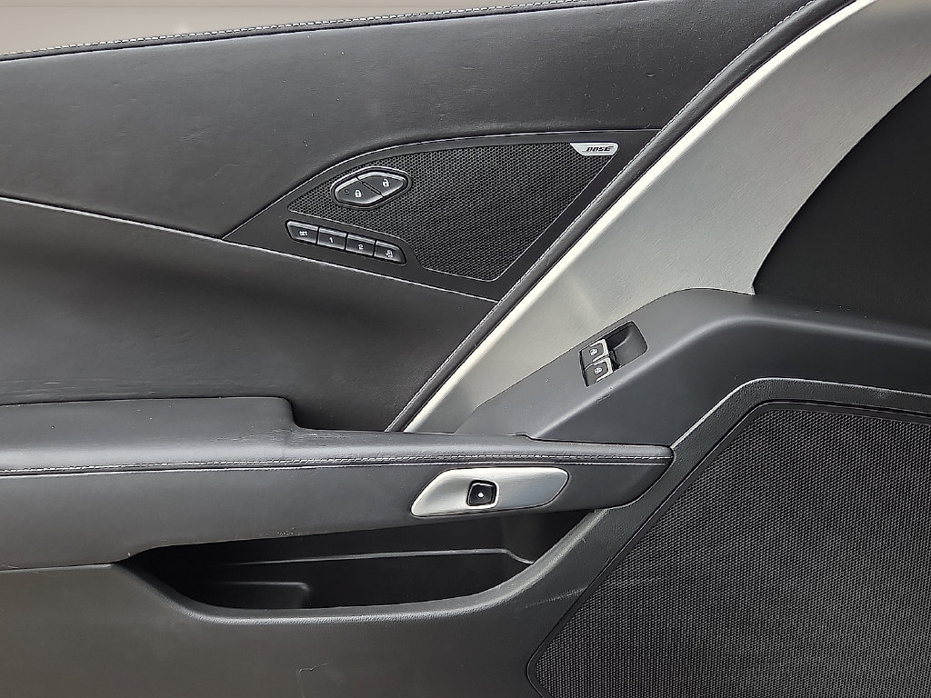 Used 2018 Chevrolet Corvette Stingray Coupe RWD image 13