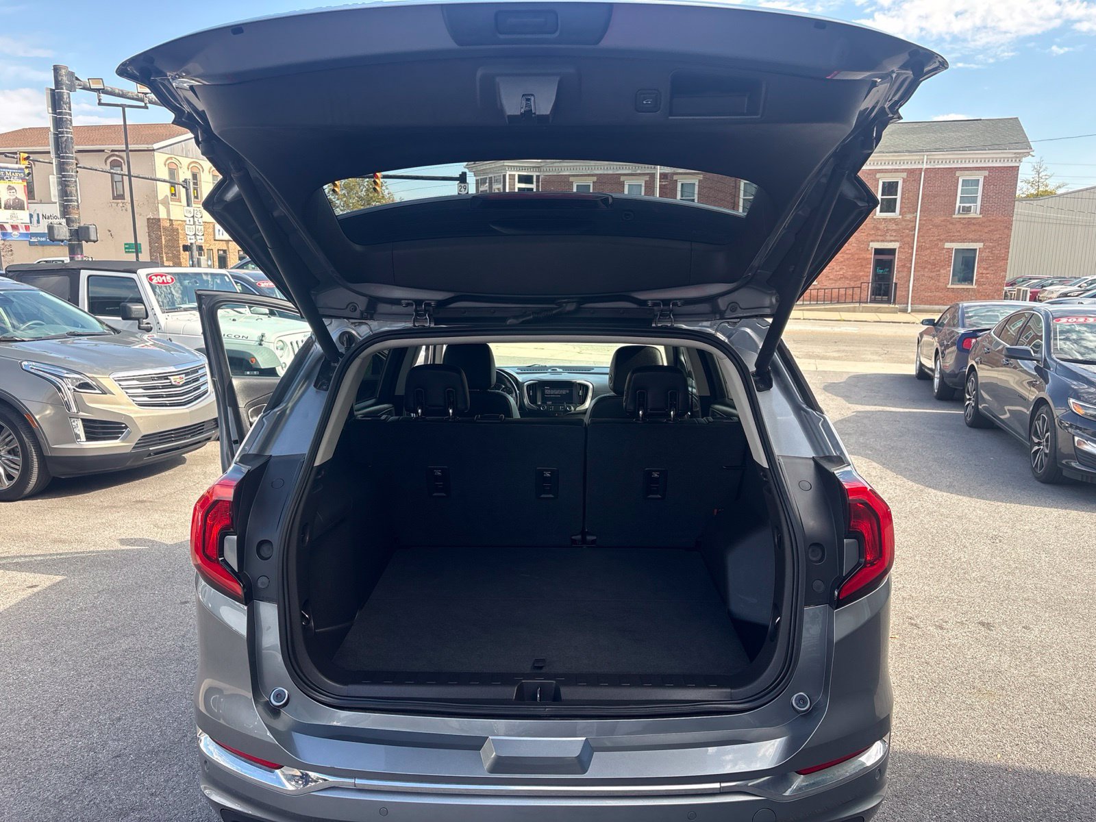Used 2019 GMC Terrain Denali w/ Driver Alert Package II FWD image 14