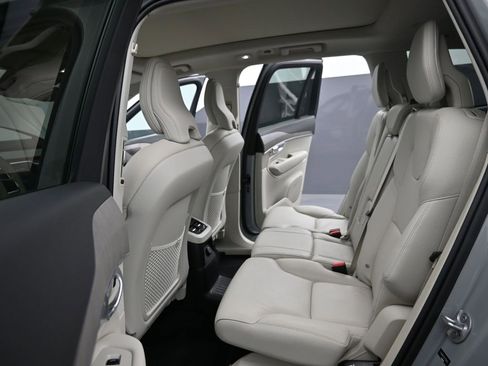 Certified 2024 Volvo XC90 T8 Plus w/ Protection Package Premier image 21